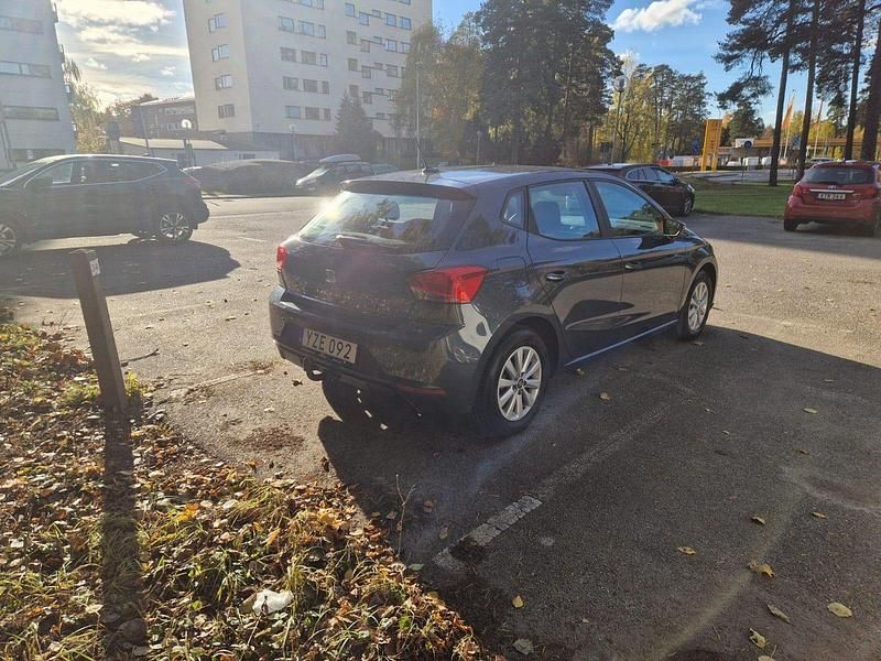 Begagnad Seat Ibiza Style 95 HK (69 kW) 2021 Grå Halvkombi