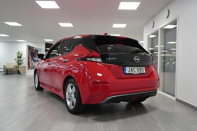 Begagnad Nissan Leaf N-Connecta 110 kW (150 HK) 2023 Okänd Halvkombi