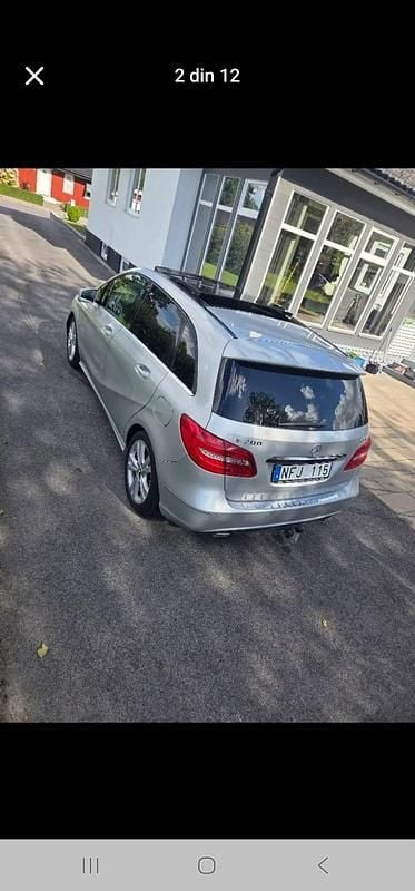 Begagnad Mercedes B200 136 HK (100 kW) 2013 Sliver Minibuss