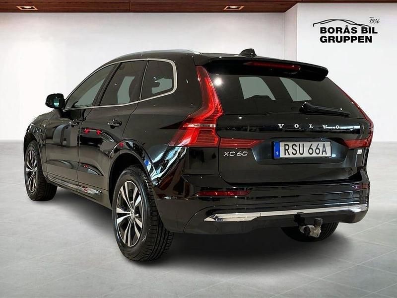 Begagnad Volvo XC60 Core 355 HK (261 kW) 2023 Svart SUV