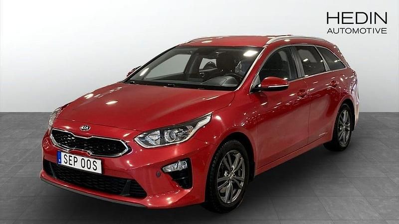Begagnad Kia Ceed 140 HK (102 kW) 2019 Röd Halvkombi