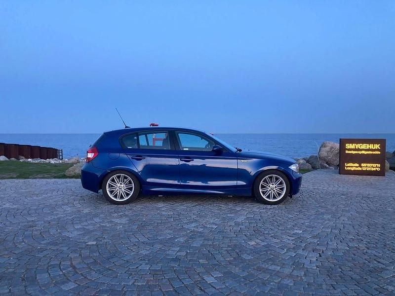 Lemans blau Begagnad 2006 BMW 130 Halvkombi | 89 000 kr - Bild 1/3