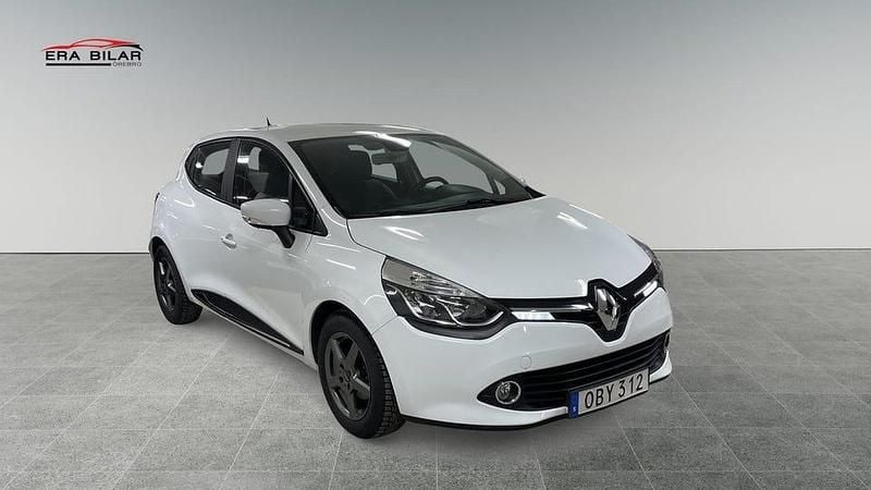 Vit Begagnad 2016 Renault Clio IV | 74 500 kr (Marknadspris) - Bild 1/4