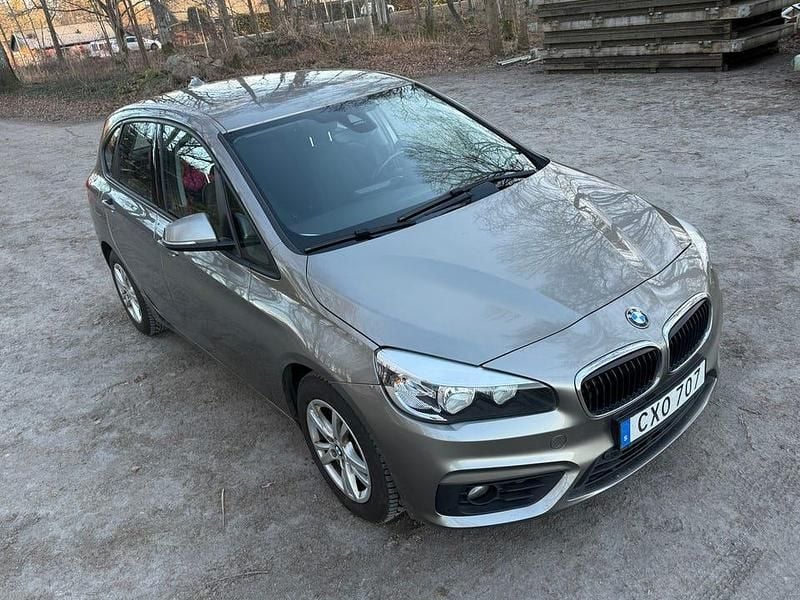 Begagnad 2015 BMW 218 Active Tourer Minibuss | 135 000 kr (Marknadspris) - Bild 1/4