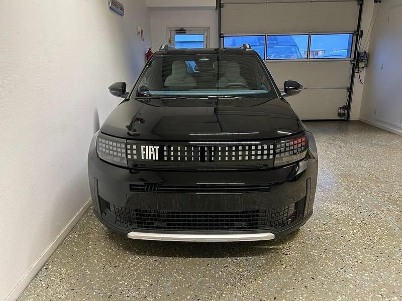 Ny Fiat Grande Panda La Prima 101 HK (74 kW) 2025 Svart Halvkombi