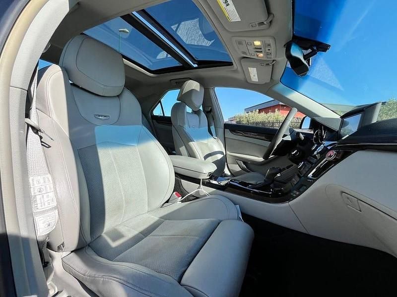 Begagnad Cadillac CTS 564 HK (414 kW) 2010 Sedan