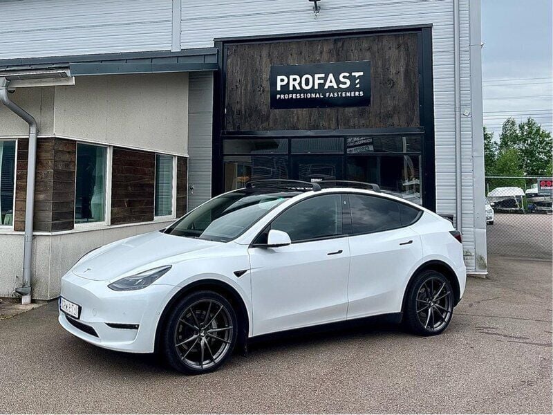 Vit Begagnad 2022 Tesla Model Y Long Range SUV | 335 000 kr (Superpris) - Bild 1/4