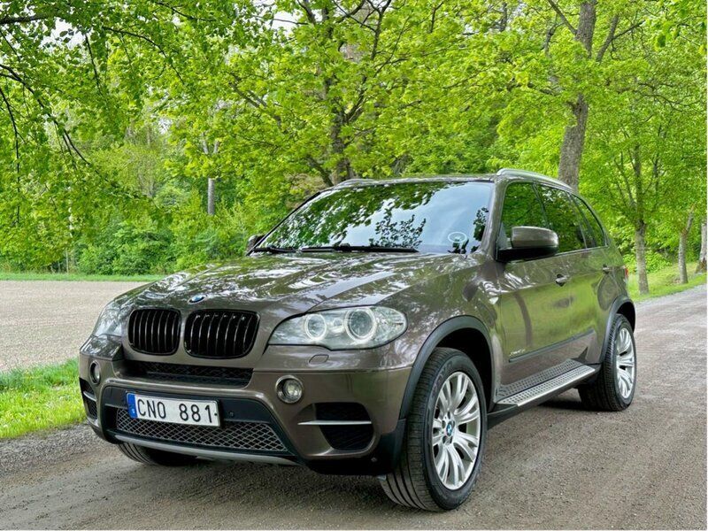 Brun Begagnad 2011 BMW X5 Sport Line SUV | 118 900 kr (Marknadspris) - Bild 1/4