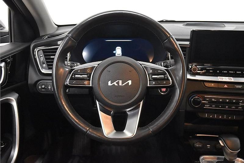 Begagnad Kia XCeed 141 HK (103 kW) 2022 Grå SUV