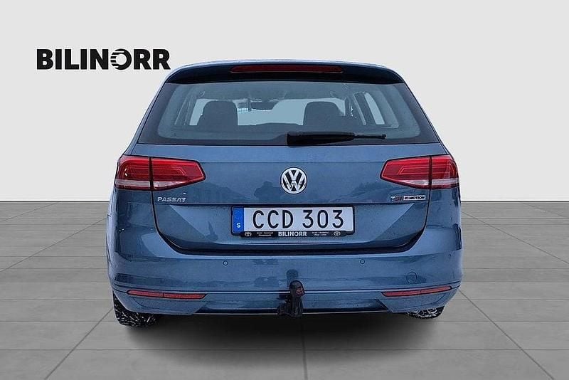 Begagnad VW Passat 150 HK (110 kW) 2016 Blå Kombi