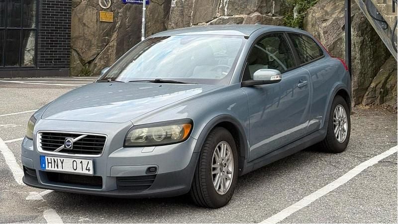 Blå Begagnad 2009 Volvo C30 Kinetic Halvkombi | 49 000 kr (Bra pris) - Bild 1/4