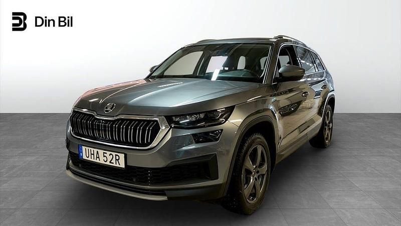 Grå Begagnad 2023 Skoda Kodiaq SUV | 329 900 kr (Marknadspris) - Bild 1/4