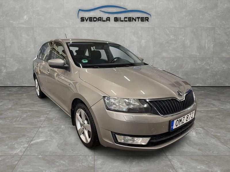 Ljusbrun Begagnad 2014 Skoda Rapid Halvkombi | 84 000 kr (Marknadspris) - Bild 1/4