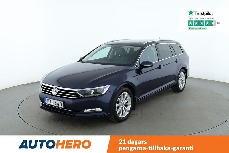 Mörkblå Begagnad 2016 VW Passat Kombi | 160 000 kr (Marknadspris) - Bild 1/4