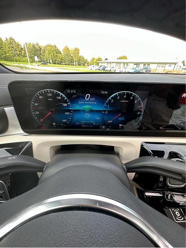 Vit Begagnad 2021 Mercedes A250 Sedan | 345 000 kr - Bild 1/4