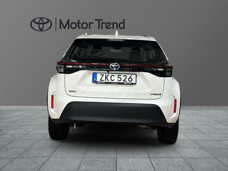 Begagnad Toyota Yaris Hybrid Active 117 HK (86 kW) 2022 Vit