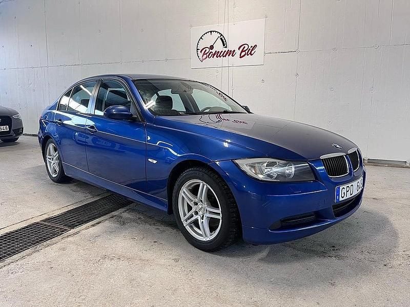 Begagnad BMW 320 Comfort Edition 177 HK (130 kW) 2007 Blå Sedan