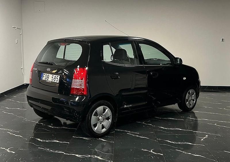 Begagnad Kia Picanto EX 61 HK (44 kW) 2007 Svart Halvkombi