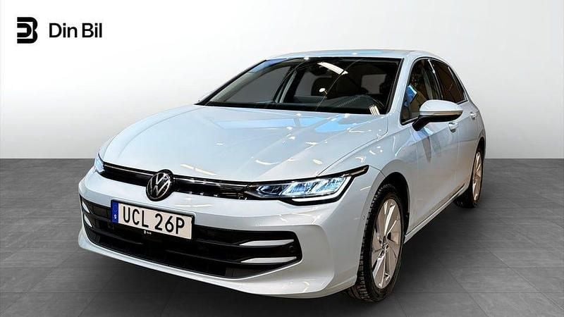 Begagnad VW Golf VIII Edition 150 HK (110 kW) 2025 Crystal ice blue metallic Halvkombi