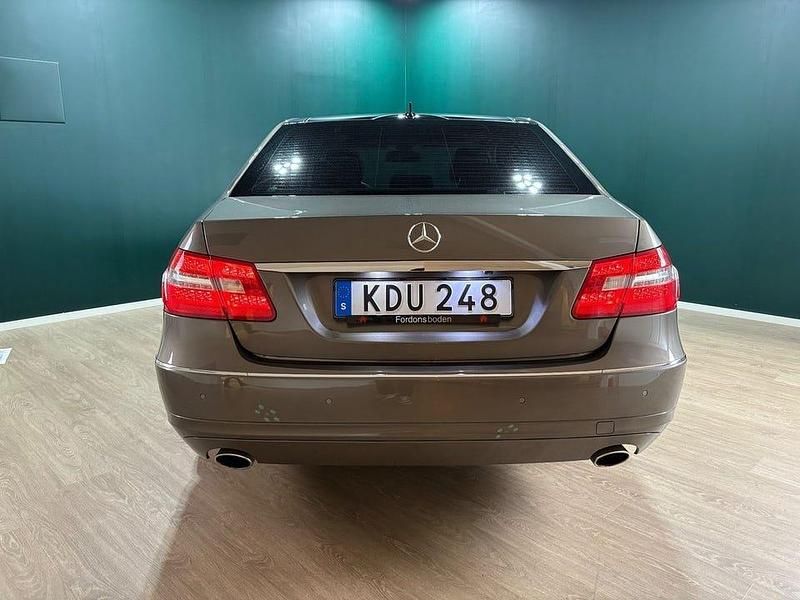 Begagnad Mercedes E350 272 HK (200 kW) 2009 Silver Sedan