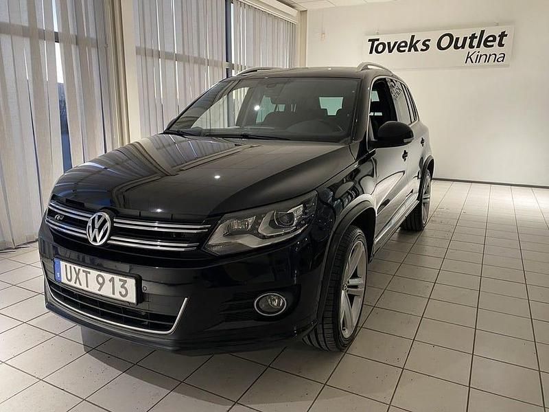 Svart Begagnad 2016 VW Tiguan Sportline SUV | 139 900 kr (Superpris) - Bild 1/4