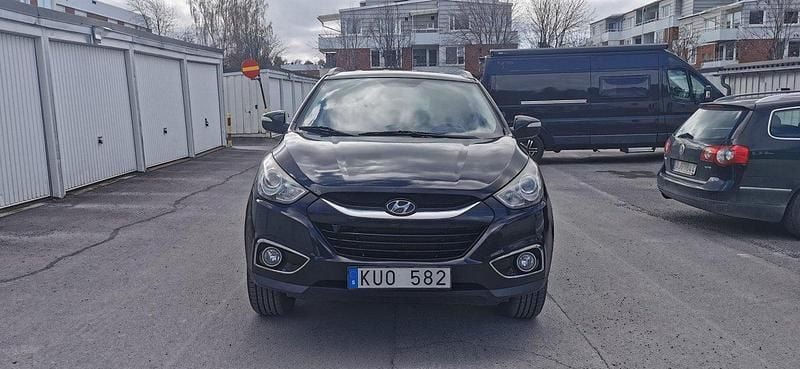 Svart Begagnad 2011 Hyundai ix35 SUV | 74 900 kr (Marknadspris) - Bild 1/4