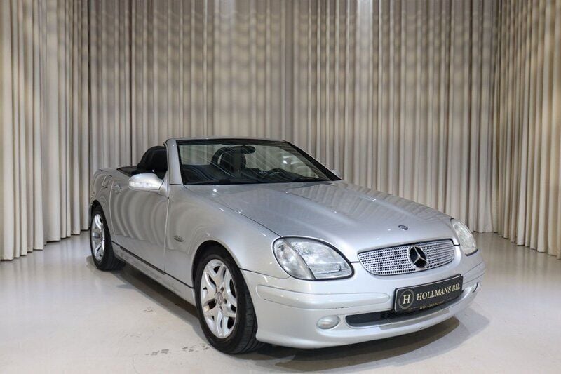 Silver Begagnad 2003 Mercedes SLK200 Cab | 79 900 kr (Marknadspris) - Bild 1/4