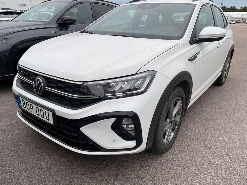 Vit Begagnad 2024 VW Taigo R-line SUV | 259 000 kr (Lite dyr) - Bild 1/2