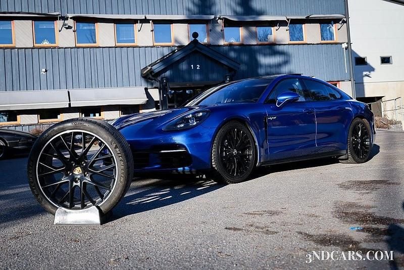 Begagnad Porsche Panamera 330 HK (242 kW) 2019 Blå Halvkombi