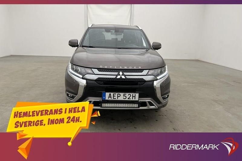 Begagnad Mitsubishi Outlander 224 HK (164 kW) 2020 Brun SUV