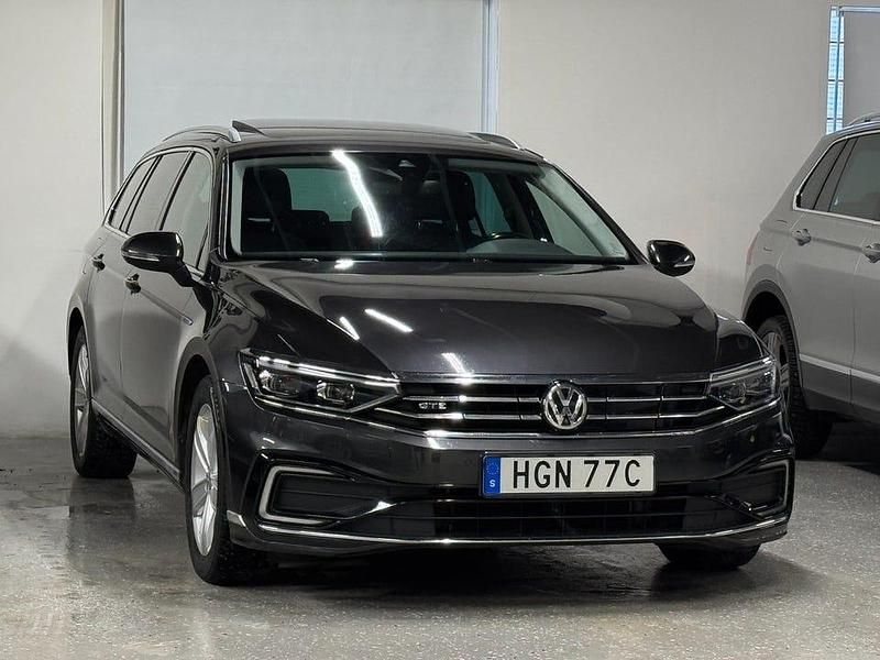Begagnad VW Passat GTE 218 HK (160 kW) 2019 Grå Kombi