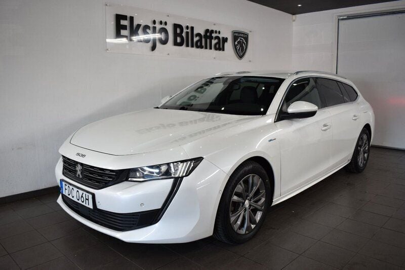 Vit (vitmetallic) Begagnad 2021 Peugeot 508 Allure Kombi | 219 500 kr (Superpris) - Bild 1/4