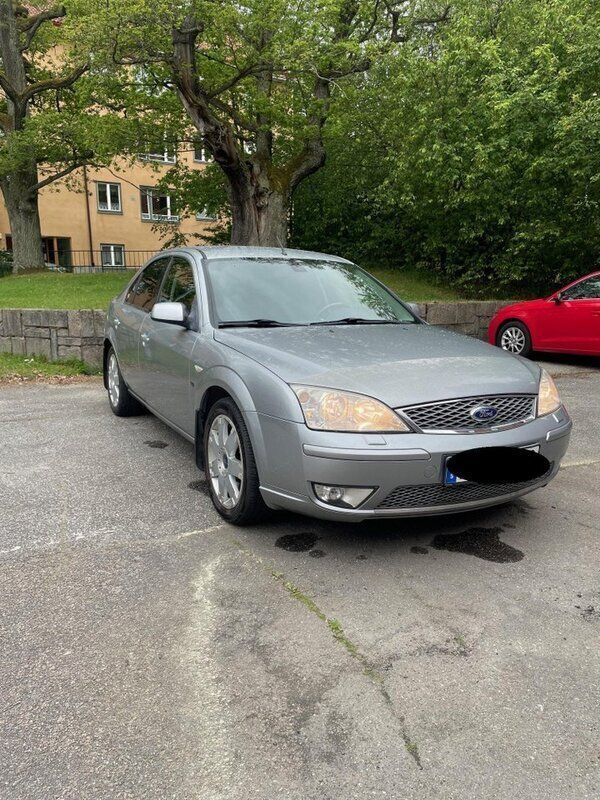 Silver Begagnad 2006 Ford Mondeo Ghia Halvkombi | 46 000 kr - Bild 1/4
