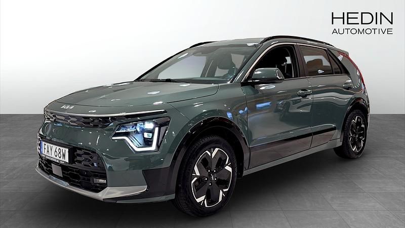 Grön (green) Begagnad 2022 Kia e-Niro SUV | 319 900 kr (Lite dyr) - Bild 1/4