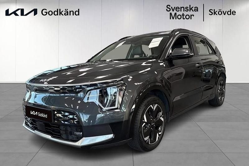 Grå Begagnad 2022 Kia e-Niro SUV | 299 200 kr (Marknadspris) - Bild 1/4