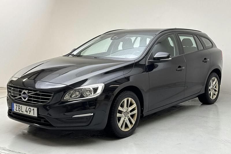 Svart Begagnad 2018 Volvo V60 Kinetic Kombi | 189 000 kr (Bra pris) - Bild 1/4