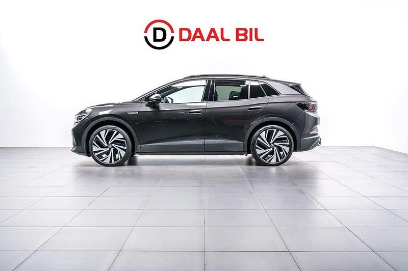 Mörkgrå Begagnad 2021 VW ID.4 Pro Performance SUV | 274 700 kr (Marknadspris) - Bild 1/4
