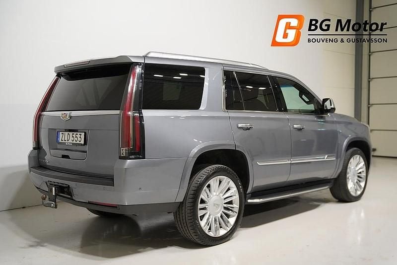 Begagnad Cadillac Escalade 426 HK (313 kW) 2017 Grå SUV