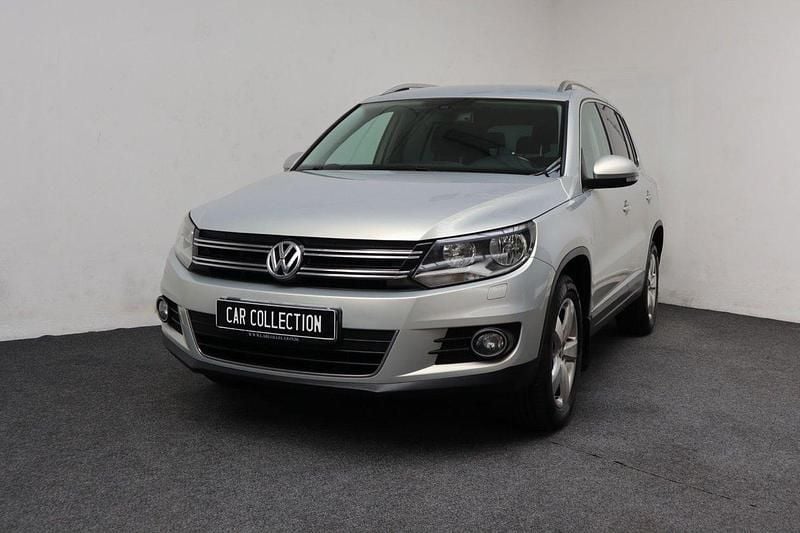 Ljusgrå Begagnad 2011 VW Tiguan Sportline SUV | 64 900 kr (Marknadspris) - Bild 1/4