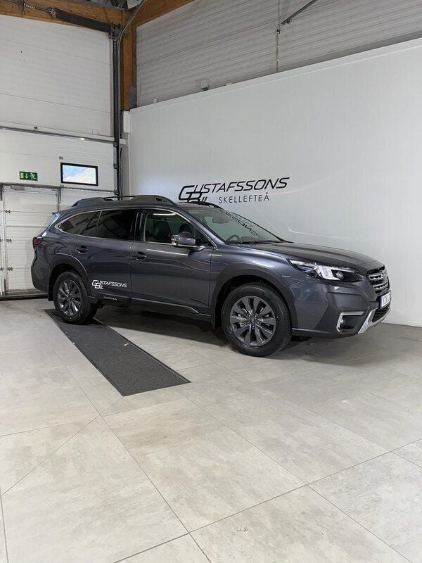 Grå Ny 2024 Subaru Outback SUV | 538 000 kr - Bild 1/4