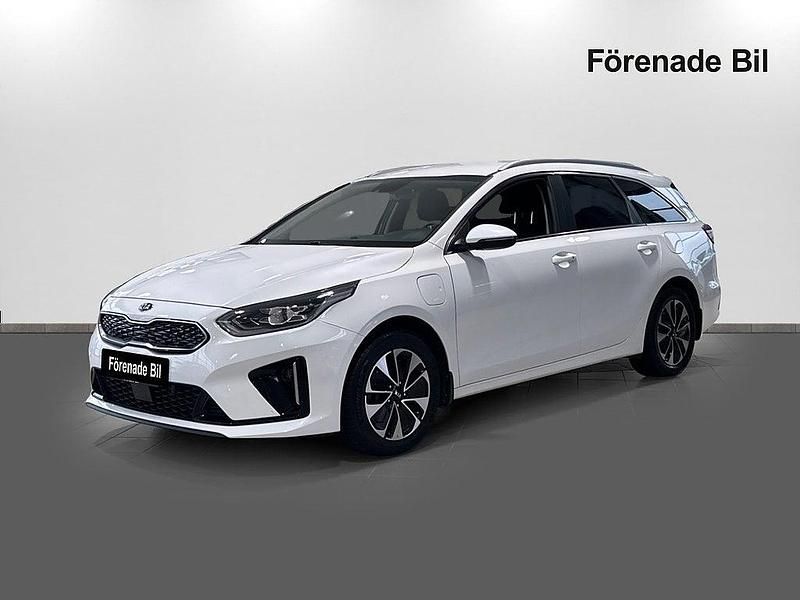 Deluxe white Begagnad 2020 Kia Ceed Sportswagon Advance Kombi | 229 000 kr (Marknadspris) - Bild 1/4