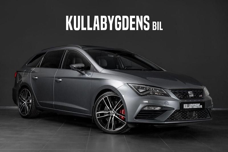 Grå Begagnad 2017 Cupra Leon Kombi | 239 000 kr (Marknadspris) - Bild 1/4