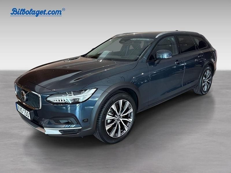 Blå Begagnad 2024 Volvo V90 CC Plus Kombi | 469 800 kr (Marknadspris) - Bild 1/4