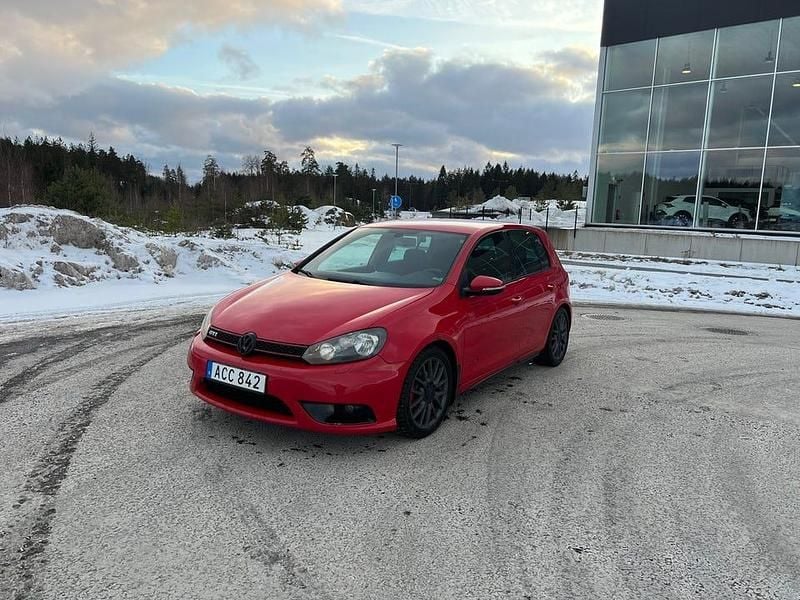 Begagnad VW Golf VI GTI 211 HK (155 kW) 2010 Halvkombi