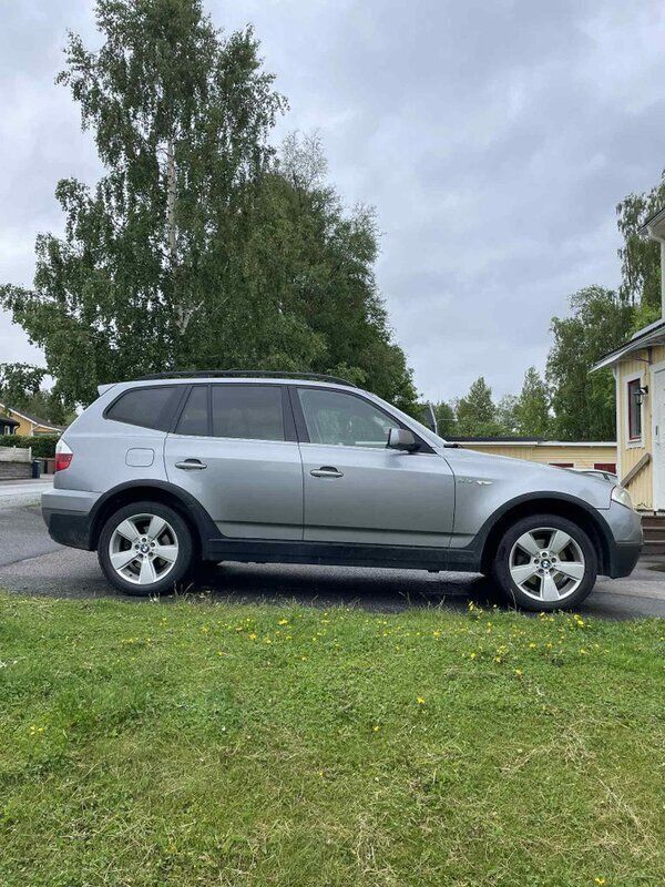 Grå Begagnad 2007 BMW X3 SUV | 59 000 kr (Marknadspris) - Bild 1/4