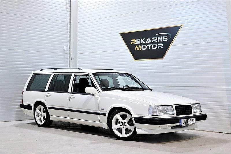 Vit Begagnad 1998 Volvo 945 Standard Kombi | 119 900 kr - Bild 1/3