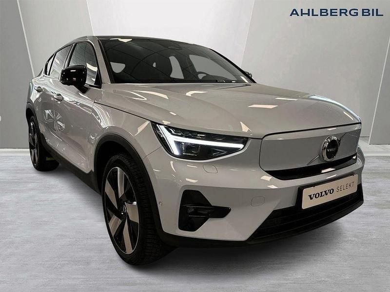 Ljusblå (blå) Begagnad 2023 Volvo EC40 Ultimate SUV | 439 500 kr (Dyr) - Bild 1/3