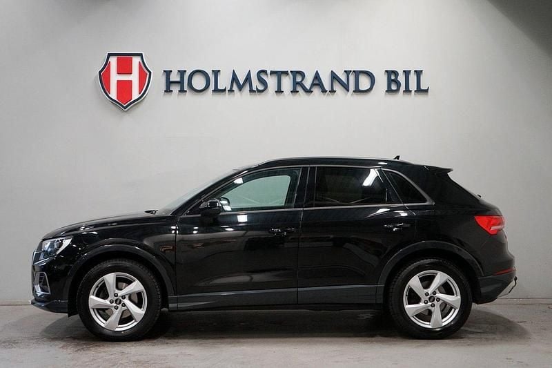 Svart Begagnad 2022 Audi Q3 Proline SUV | 269 800 kr (Marknadspris) - Bild 1/4