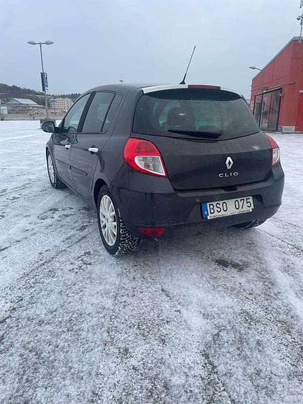 Begagnad Renault Clio R.S. 101 HK (74 kW) 2010 Halvkombi