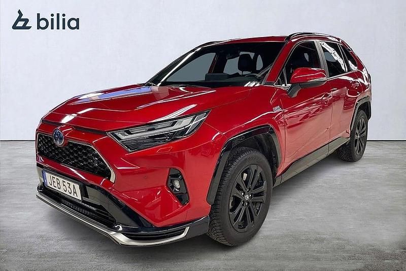 Röd Begagnad 2024 Toyota RAV4 Hybrid Edition SUV | 539 900 kr (Dyr) - Bild 1/3